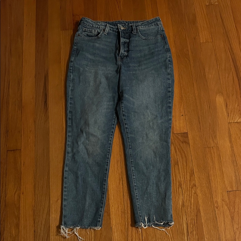 Old Navy Distressed Ankle Jeans in Dark Blue